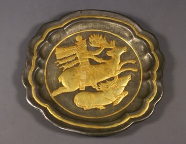 An Exquisite Gilt Bronze Figure and Deer Pattern Plate