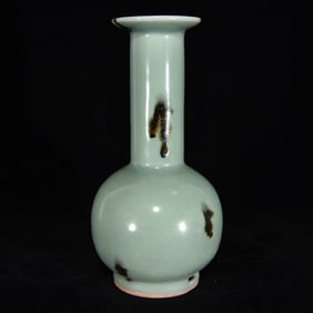 An Exquisite Longquan yao Vase