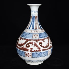 An Exquisite Blue and White Underglaze-Red Flower Pattern Vase