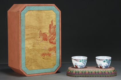 A Pair of Exquisite Doucai Figure Pattern Cups