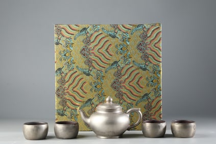A Set of Fine Purple Sands Silver Teapot