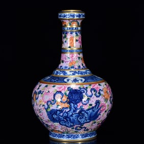 An Exquisite Blue and White Famille-Roselion Pattern Flower Painted Gold Vase