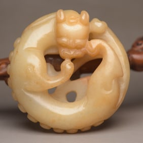 An Exquisite White Jade Dragon Pattern Hand Piece