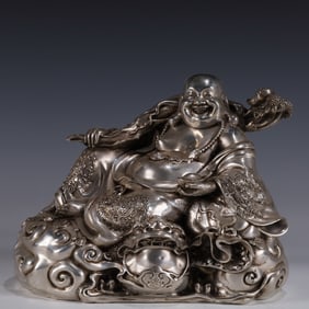 An Exquisite Silver-plated Buddha Ornament