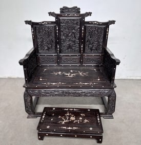 A Set of Fine Zitanwood Inlaid Shell Dragon Pattern Throne