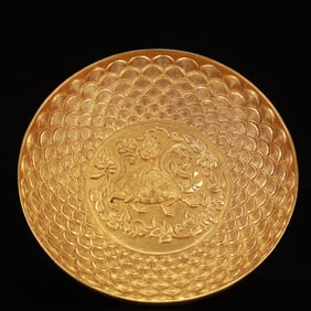 An Exquisite Gilt Bronze Dragon and Turtle Pattern Plate