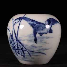 An Exquisite Blue and White Crane Pattern Cup