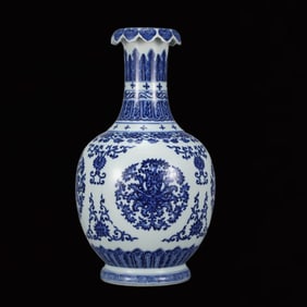 A Rare Blue and White Flower Pattern Vase