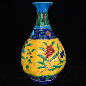 A Exquisite Fahua Glazed Flower and Fruit Pattern Vase