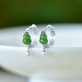 A Pair of Exquisite Sterling Silver Inlaid Jasper Enamel Earrings