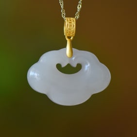 An Exquisite Sterling Silver-Gold Plated Inlaid Purple Jade Pendant