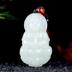 An Exquisite White Jade Statue of Avalokitesvara Pendant