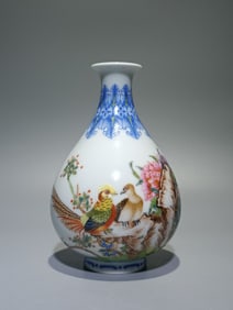 An Exquisite Enamel Flower and Bird Pattern Vase,With Poem