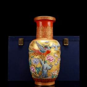 A Rare Famille-Rose Painted Gold Flower and Bird Pattern Vase