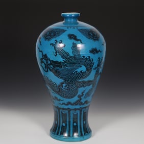 A Huge Blue Glazed Blue and White Dragon Pattern Vase
