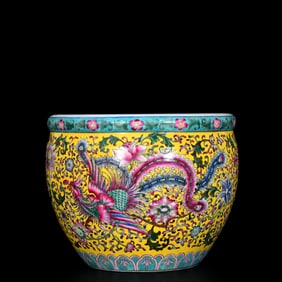 An Exquisite Enamel Flower and Phoenix Pattern Vat