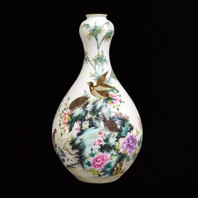 An Exquisite Famille-Rose Painted Gold Flower and Bird Pattern Vase,With Poem