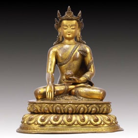 A Solemn Gilt Bronze Statue of Amitayus