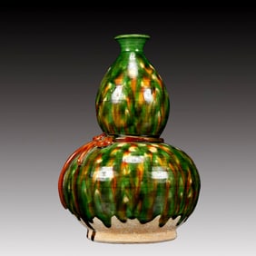 A Rare Tang Tri-Color Glazed Pottery Gourd-Shaped Vase