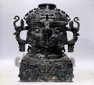 A Huge Bronze Taotie Pattern Elephant-Ears Food Vessel,With Base