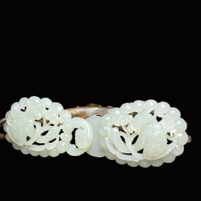 A Set of Fine White Jade Flower and Bird Pattern Ornament