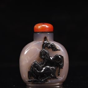 An Exquisite Agate Bats and Horse Pattern Snuff Bottle