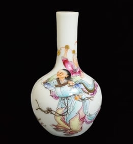 An Exquisite Famille-Rose Character and Story Pattern Vase