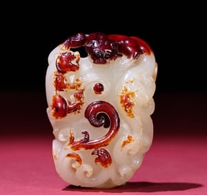 An Exquisite White Jade Chi-Dragon Pattern Pendant