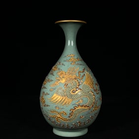 An Exquisite Ru yao Painted Color Painted Gold Dragon Pattern Vase