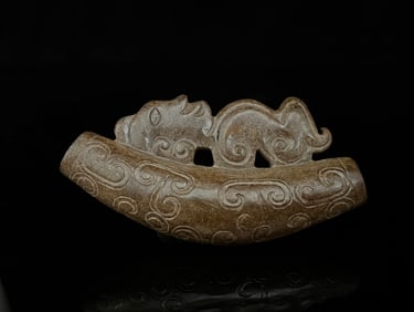 An Exquisite White Jade Dragon Pattern Ornament