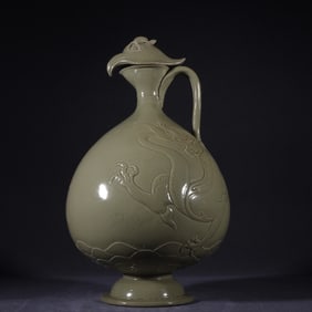 An Exquisite Yue yao Dragon Pattern Ewer