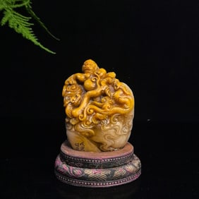 An Exquisite Shoushan Stone Dragon Pattern Seal Ornament