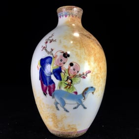 An Exquisite Famille-Rose Character and Story Pattern Vase