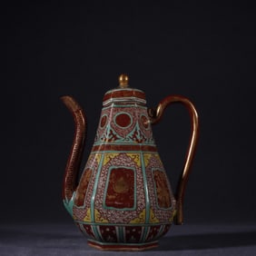 An Exquisite Wucai Flower and Bird Pattern Ewer