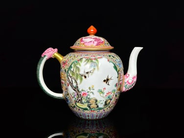 An Exquisite Famille-Rose Painted Gold Landscape Pattern Flower and Bird Pattern Ewer