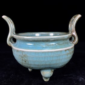 An Exquisite Ru yao Double-Ears and Tripod Censer