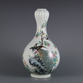 An Exquisite Famille-Rose Flower and Bird Pattern Vase