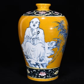 An Exquisite Blue and White Lotus Pattern Figure Pattern with poem Vase