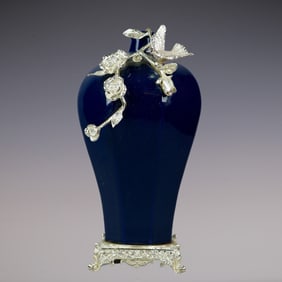 An Exquisite Ji Blue Glazed Inlaid Bronze Flower and Bird Pattern Vase
