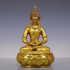 An Exquisite Gilt Bronze Statue of Amitayus