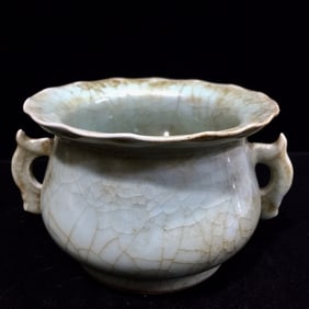 An Exquisite Long quan yao Double-Ears Censer
