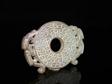 An Exquisite White Jade Dragon Pattern Ornament