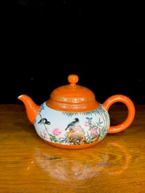 A Pair of Exquisite Iron-Red Painted Gold Flower and Bird Pattern with poem Ewer