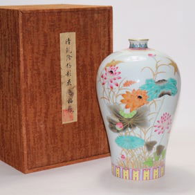 An Exquisite Enamel Flower and Bird Pattern with poem Vase
