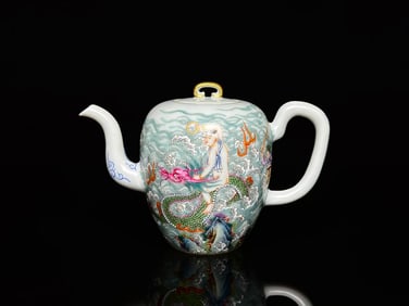 An Exquisite Famille-Rose Painted Gold Character and Story Pattern Ewer