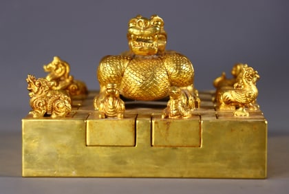 A Set of Fine Gilt Bronze Auspicious Beast Seal