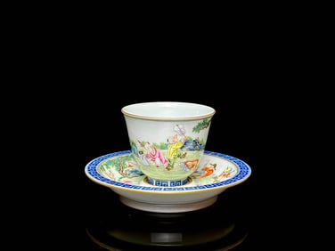 A Set of Fine Famille-Rose Blue and White Painted Gold Character and Story Pattern Bats and Peach