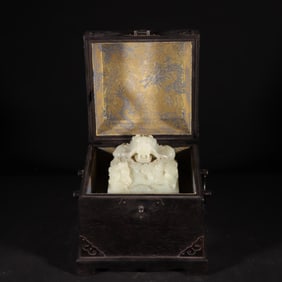 An Exquisite White Jade Dragon Pattern with poem Seal