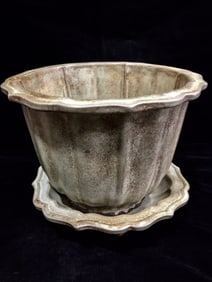 An Exquisite Ru yao Flowerpot