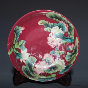 An Exquisite Enamel Flower Pattern Plate